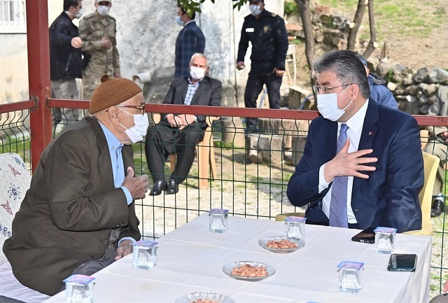 Vali Dr. Erdinç Yılmaz, Kore Gazimiz Osman Cihangir’i Evinde Ziyaret Etti