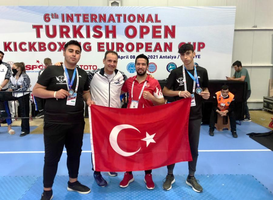 Düziçili sporcular Kick Boks Avrupa Kupasına Damga Vurdu