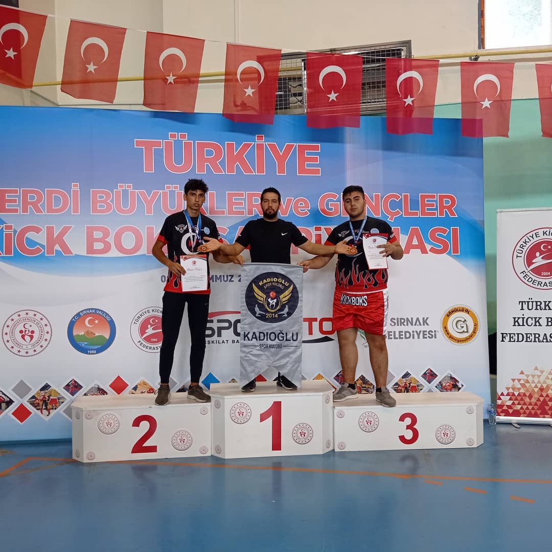 Düziçi'li Sporcular Şırnak'ta düzenlenen Kick Boks Şampiyonası'nda Türkiye 3'üncüsü oldu