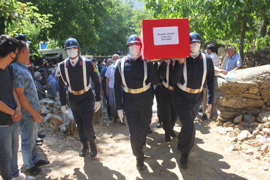 Trafik kazasında yaşamını yitiren Uzman Çavuş toprağa verildi