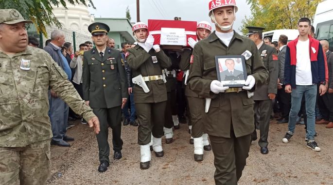 Şehit Piyade Uzman Çavuş Sinan İnak, Düziçi ilçesinde son yolculuğuna uğurlandı