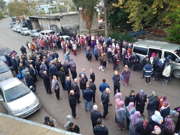 Ellek Beldesinde Umreye giden vatandaşlar, dualarla kutsal topraklara uğurlandı