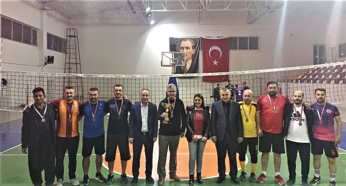 Düziçi İlçesinde okullar arası voleybol turnuvası sona erdi