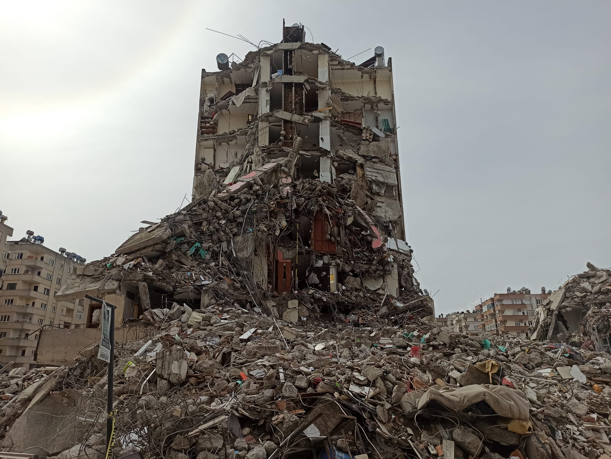 Osmaniye’de  10 gün içinde enkazlar tamamen kalkacak