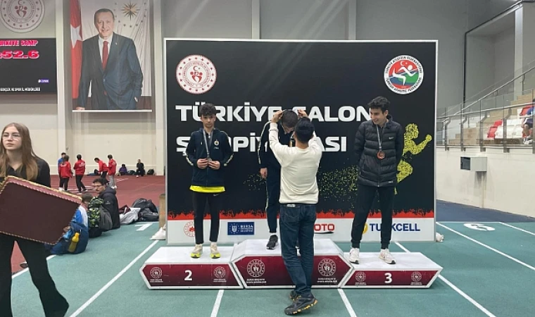 Nevşehir Belediyesi Gençlik ve Spor Kulübü sporcusu Yağız Pala, U-16 Türkiye Salon Atletizm Şampiyonası’nda altın madalya kazandı.