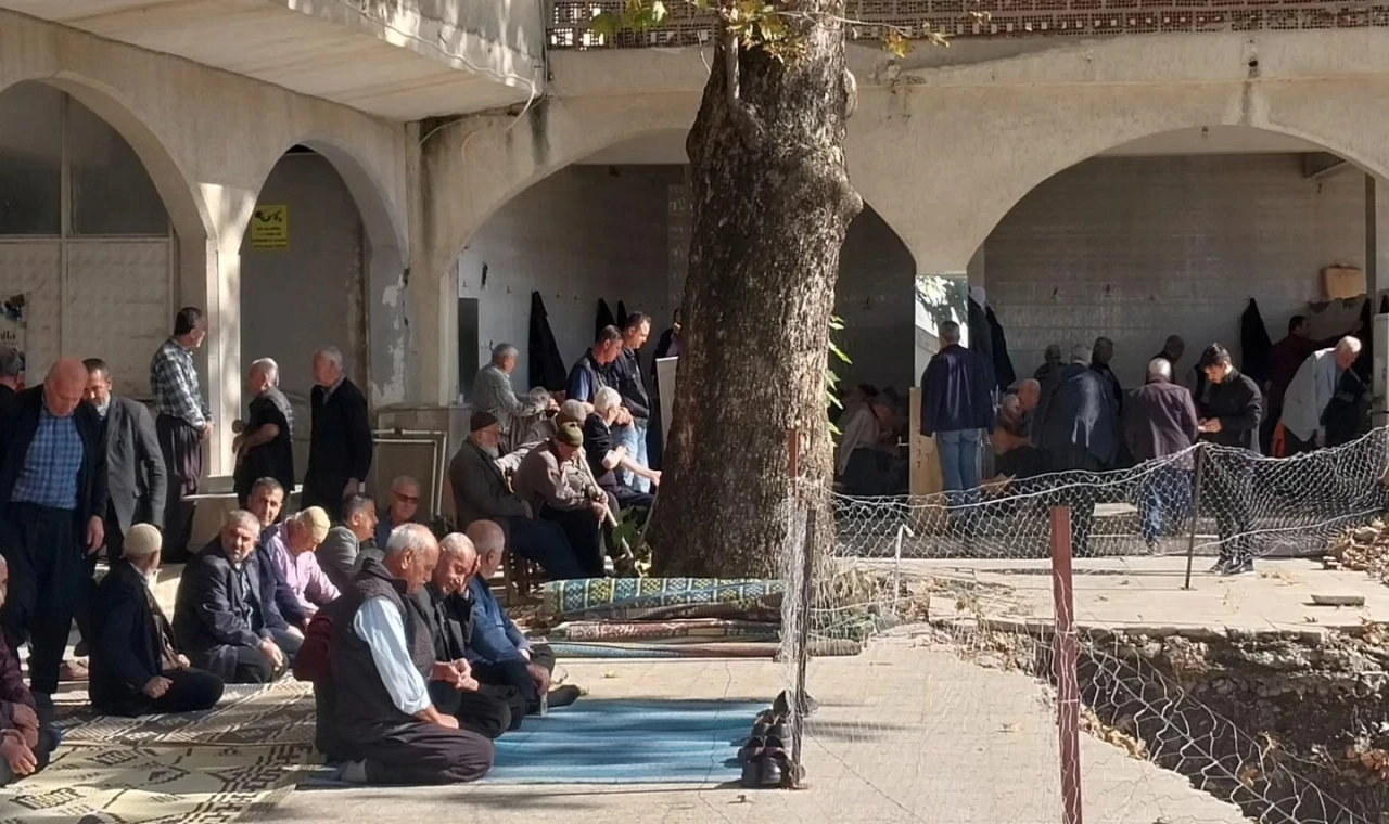 Düziçi Merkez Hacılar Camii Cemaati İnşaat İçin Tarih Bekliyor...