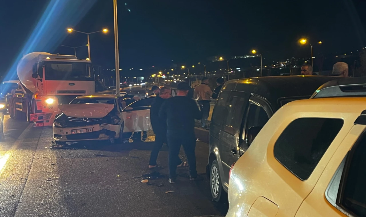 Kahramanmaraş’ta zincirleme trafik kazası! 4 araç hasar gördü