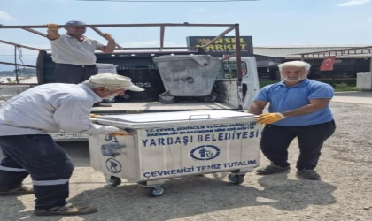 Yarbaşı Beldesi'nde Çöp Konteynerleri Yenileniyor